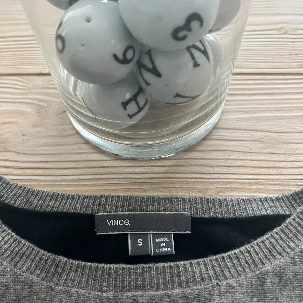 Vince Cashmere Black Colorblock Sweater – Size Small – Classic & Chic - Picture 2 of 6